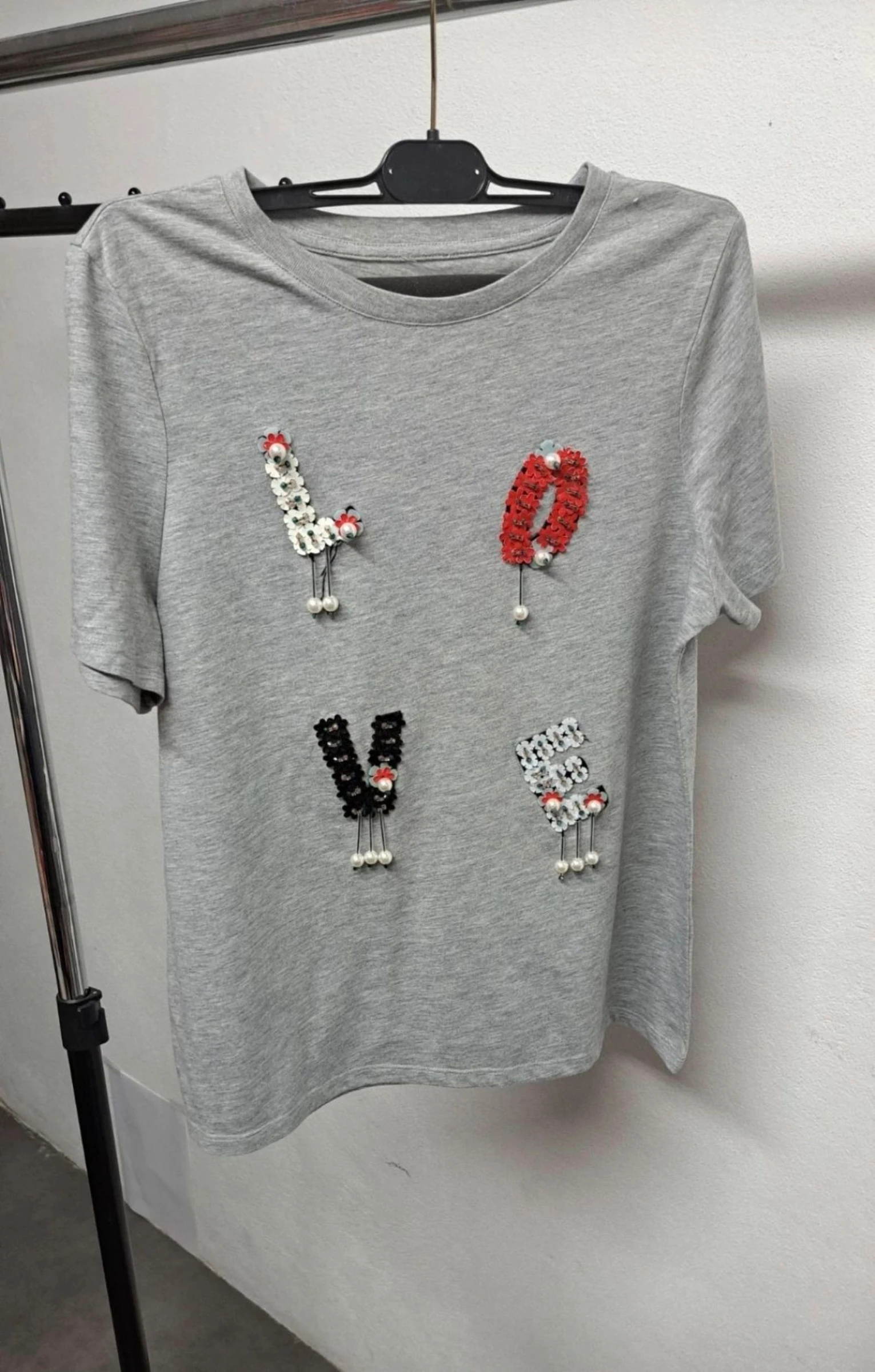 T-shirt cinzenta senhora.